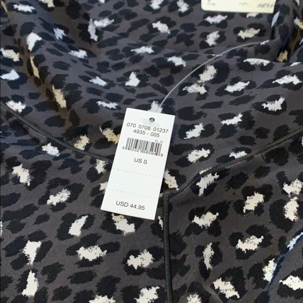 Aerie Leopard 7/8 Leggings - Picture 8 of 8